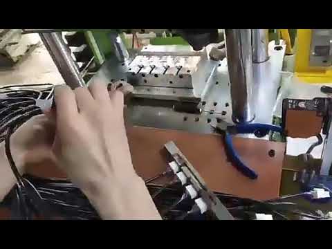 Hot Selling Plug Connector Making Machine   Plastic Product Molding Vertical Injection Molding