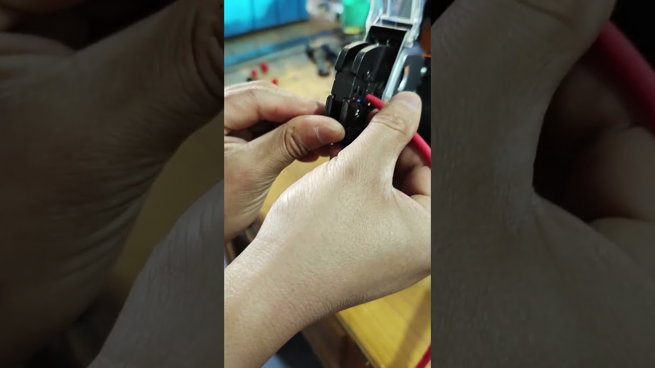 AM-10 Pneumatisk Ledningskrymper – 6 mm² Isoleret Terminalkrympning til Fabriksautomatisering